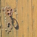 door-lock-key-castle-401714